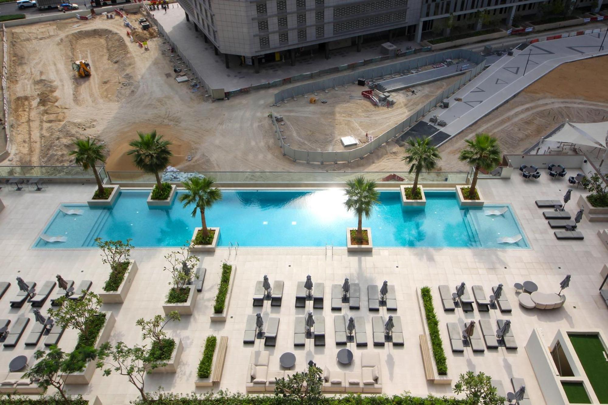 Luxury 2bhk Maid's The Sterling West Near Mall Apartment Dubai
