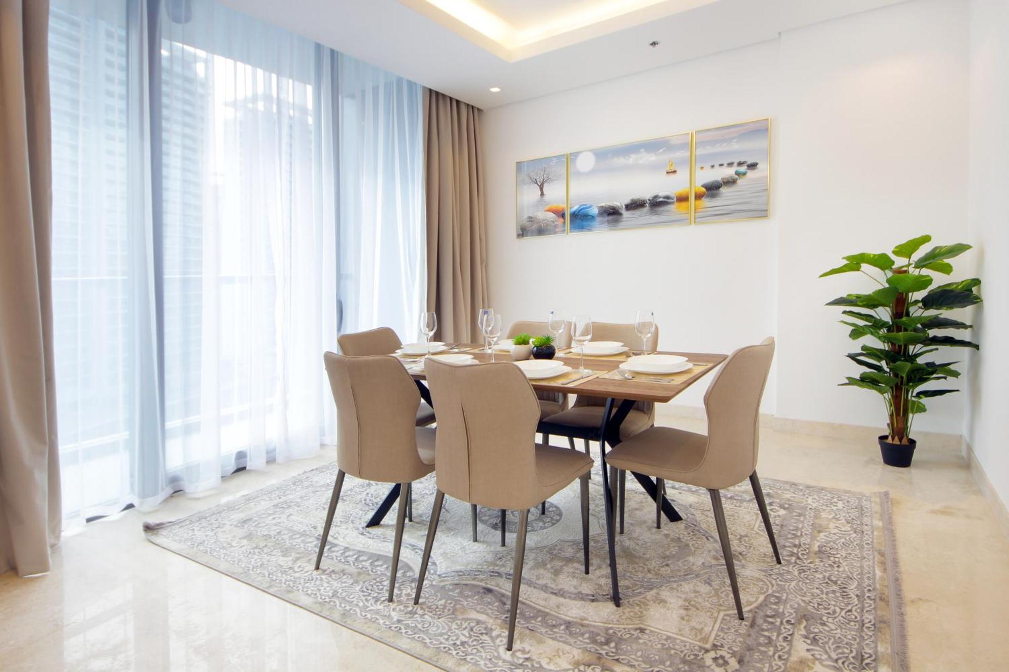 Luxury 2bhk Maid's The Sterling West Near Mall Apartment *
