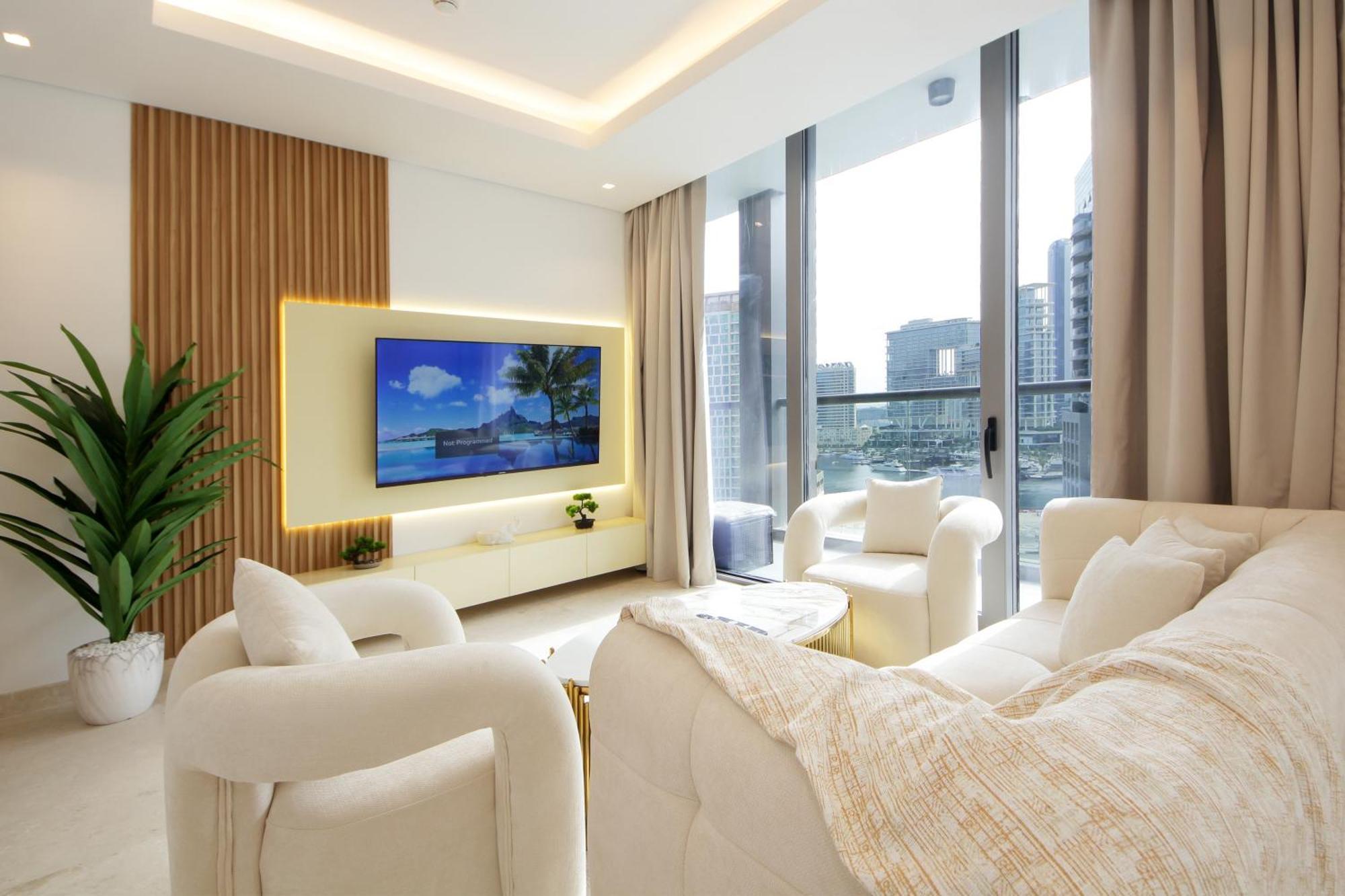 Luxury 2bhk Maid's The Sterling West Near Mall Dubai