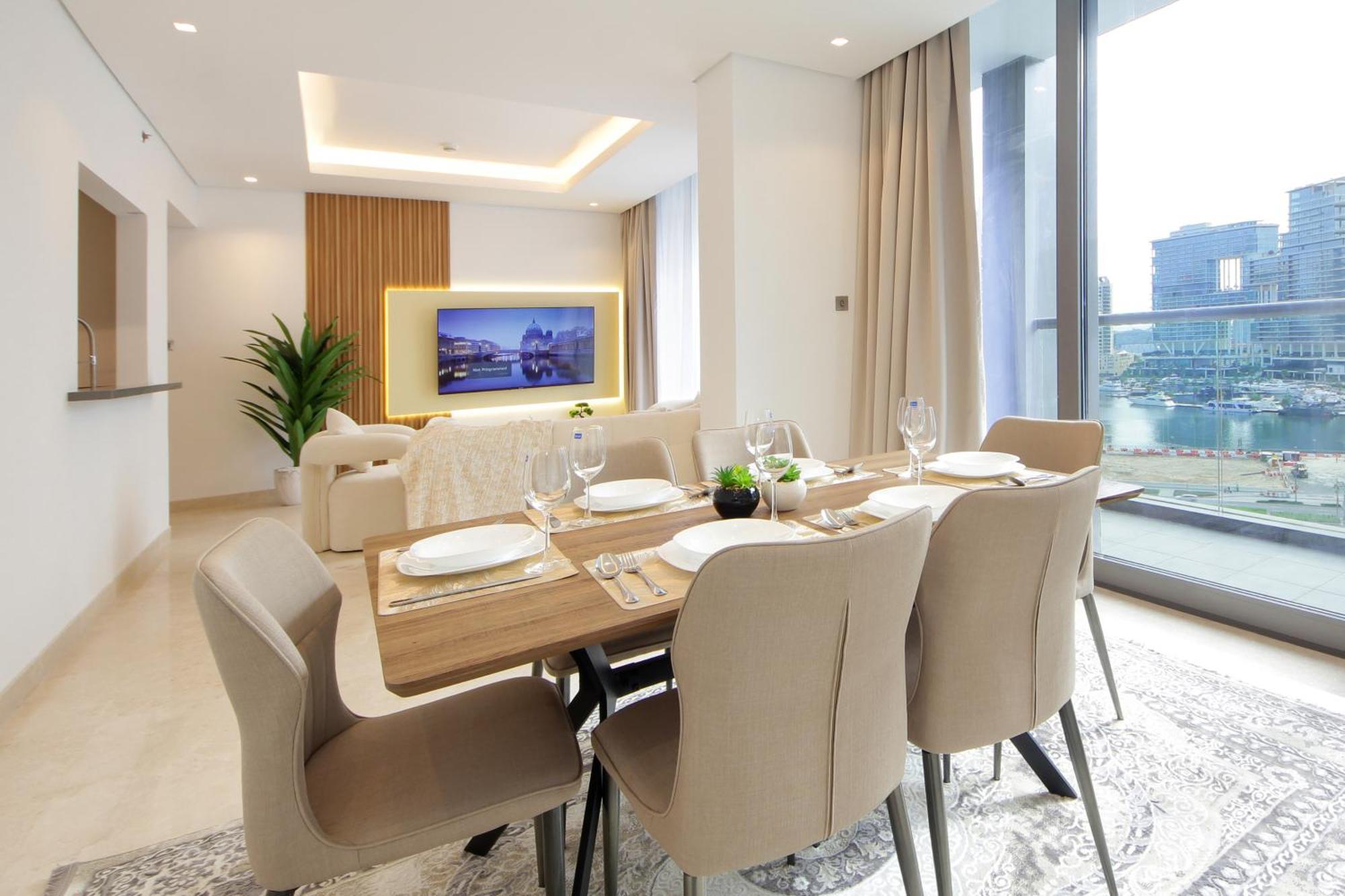 Apartment Luxury 2bhk Maid's The Sterling West Near Mall *