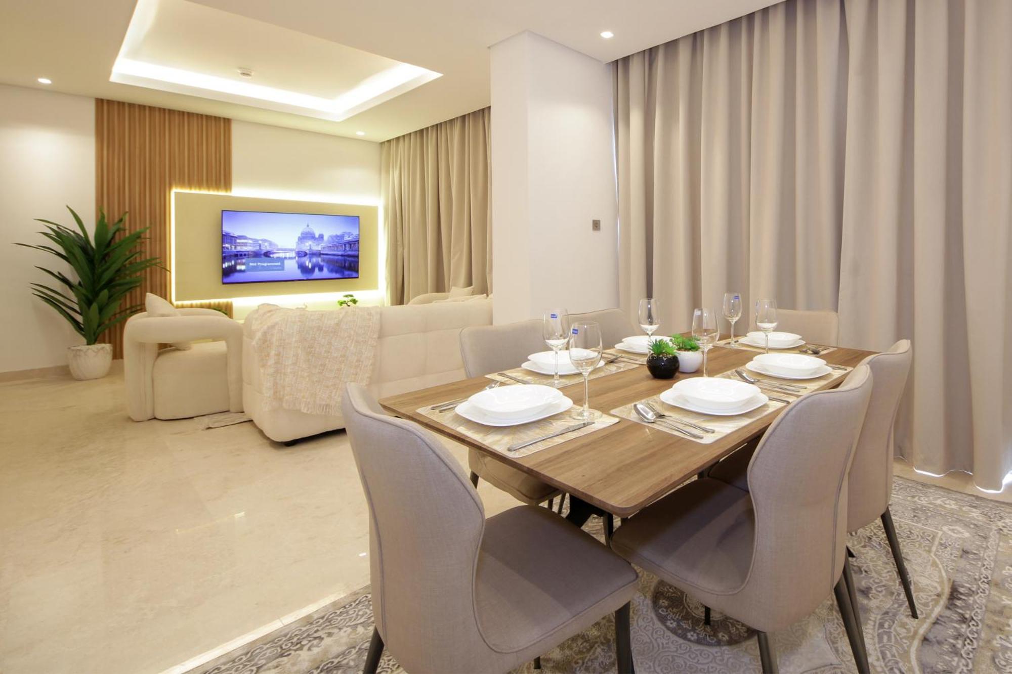 Luxury 2bhk Maid's The Sterling West Near Mall Apartment Dubai